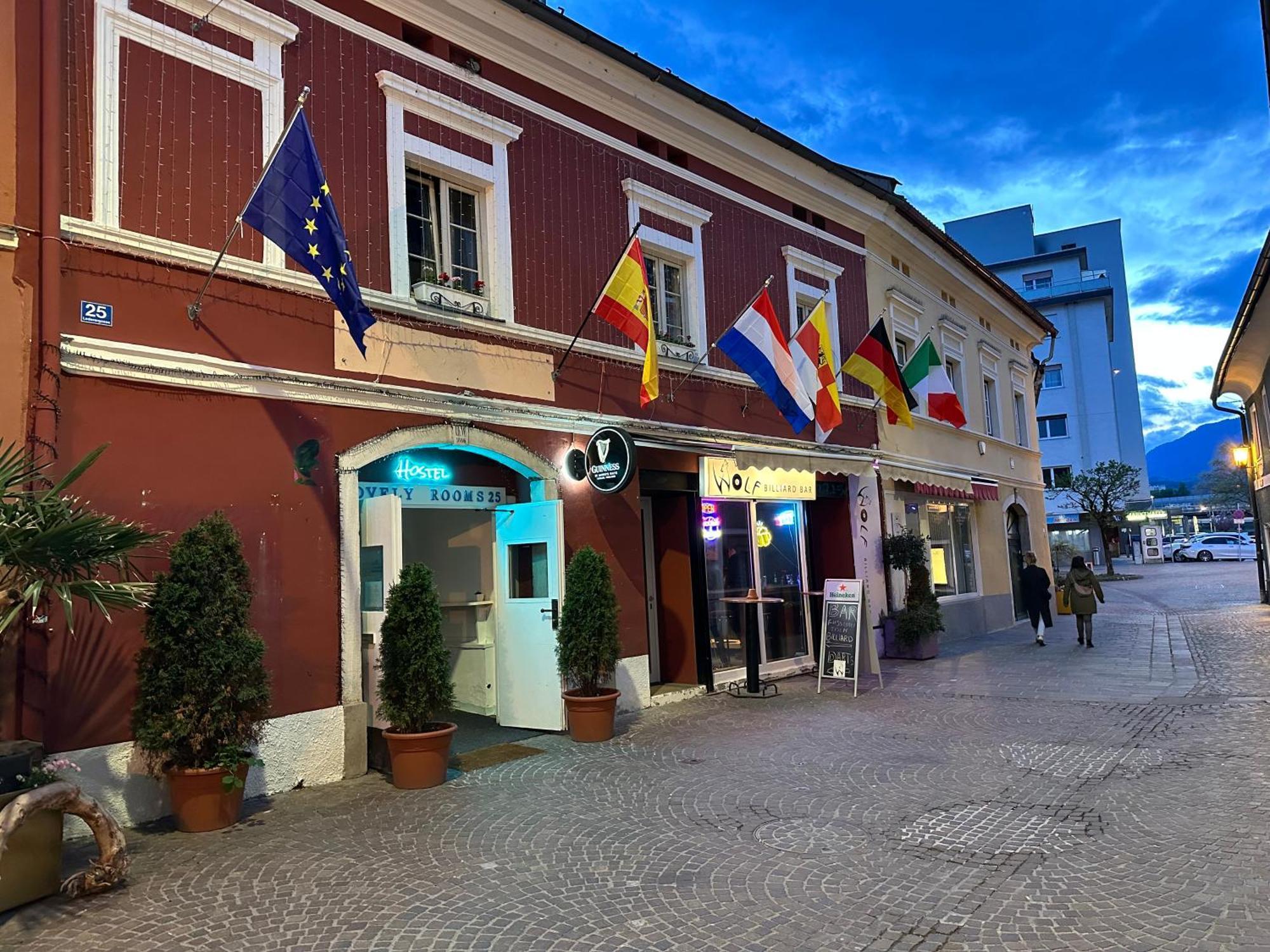 Hostel Lovely Rooms, City Center, Shared Bathroom, Windows To Corridor Villach Exterior photo
